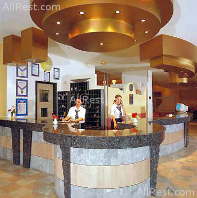 Doreta Beach Hotel 7